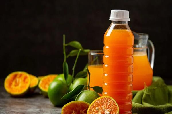 آبمیوه طبیعی یا نکتار؟ مقایسه کامل برای انتخاب بهترین نوشیدنی